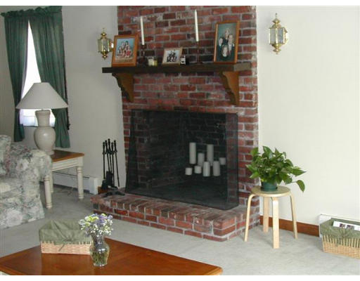 130 Edgemere Road Lynn, MA 01904 - Photo 4 of 12 Gallery Image 4