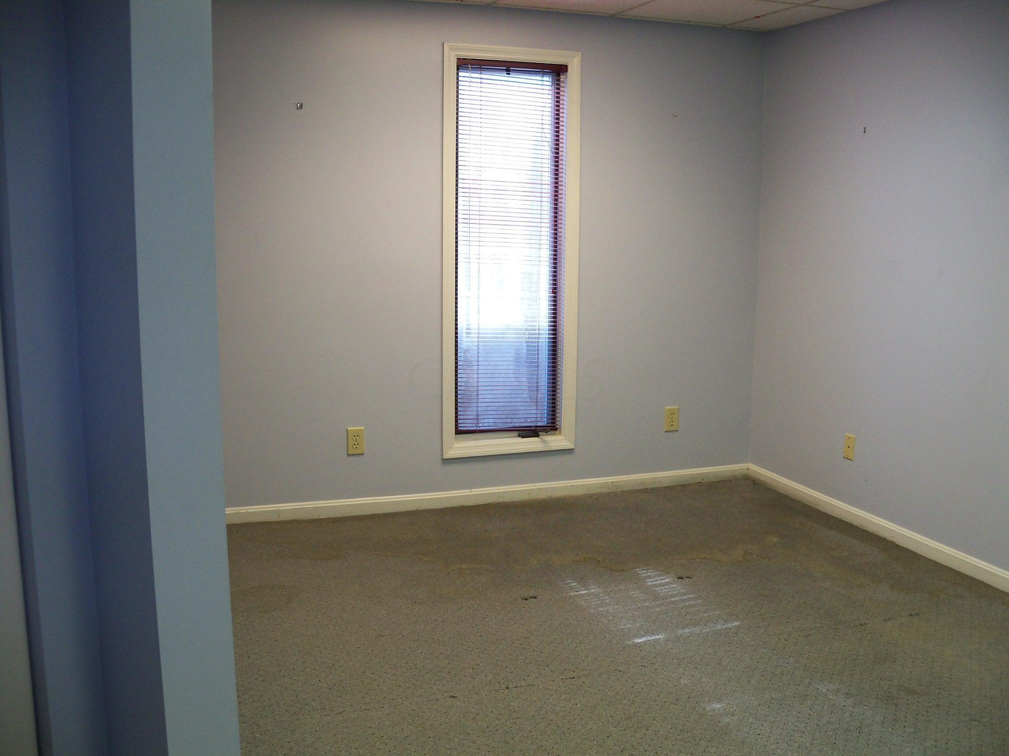9200 Montgomery Road, Unit 7B Cincinnati, OH 45242 - Photo 5 of 17 100_7830