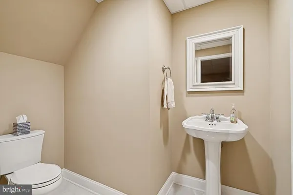 $1,500,000 | 11 Cliffswallow Drive, Medford, NJ 08055