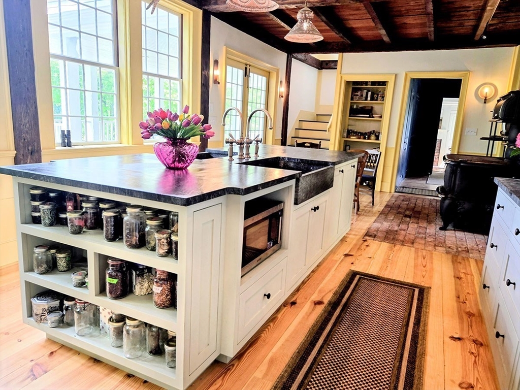 130 W Road Petersham, MA 01366 - Photo 10 of 42