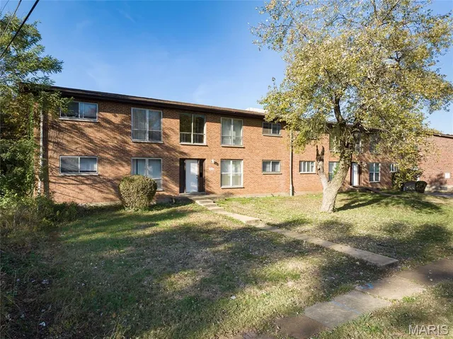 $3,120,000 | 2571 Tyrell Drive, Jennings, MO 63136