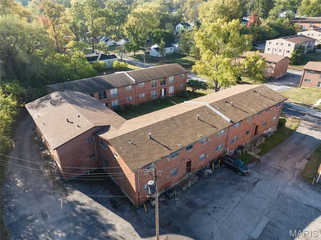 $3,120,000 | 2571 Tyrell Drive, Jennings, MO 63136