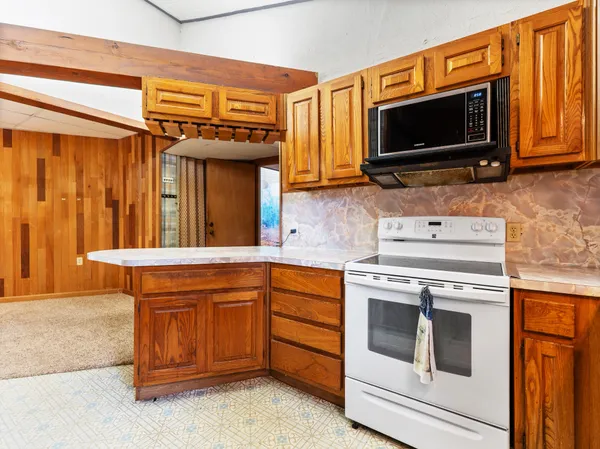 $130,000 | 592 Paloma Street, Bay City, TX 77414