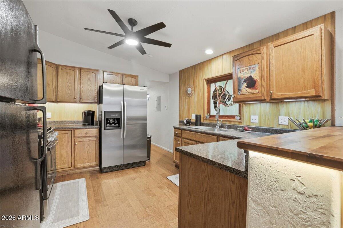 4426 North State Rte 89A, Unit 13 Sedona, AZ 86336 - Photo 16 of 47 Kitchen elegance