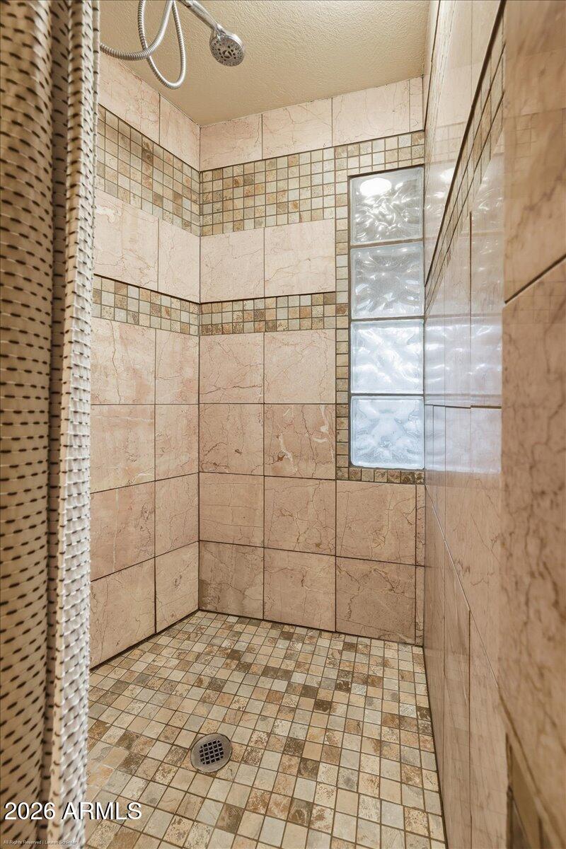 4426 North State Rte 89A, Unit 13 Sedona, AZ 86336 - Photo 40 of 47 Walk in Tile shower