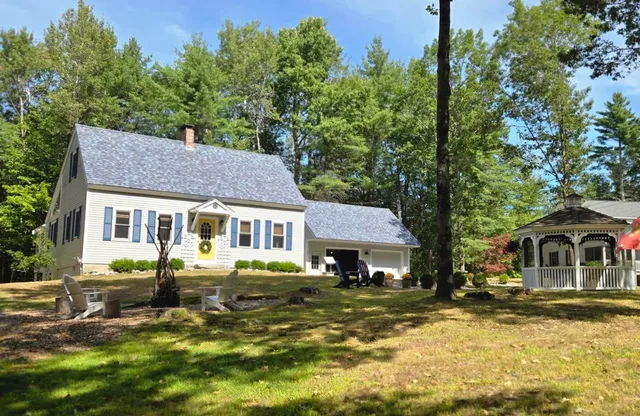 $675,000 | 581 East Side Drive, Alton, NH 03810
