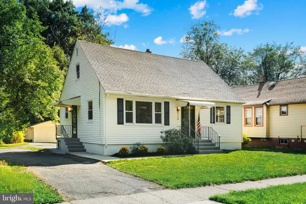 $459,000 | 529 Hunt Avenue, Hamilton, NJ 08610