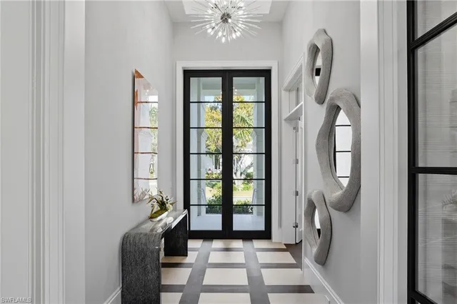 $6,750,000 | 510 Neapolitan Lane, Naples, FL 34103