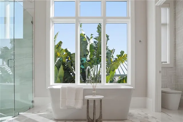 $6,750,000 | 510 Neapolitan Lane, Naples, FL 34103