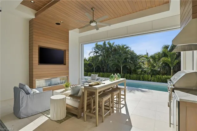 $6,750,000 | 510 Neapolitan Lane, Naples, FL 34103