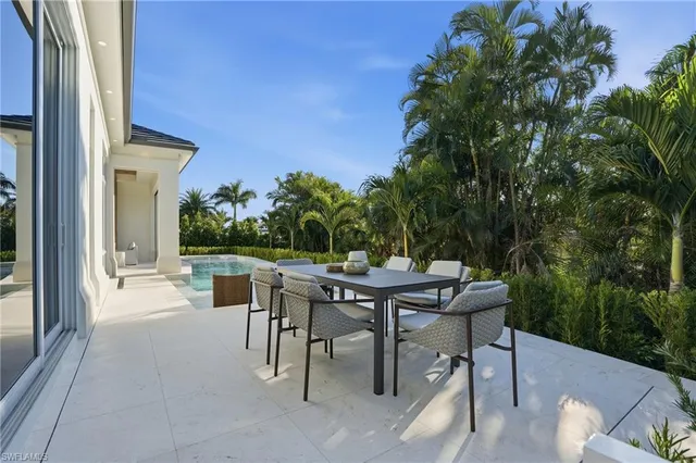 $6,750,000 | 510 Neapolitan Lane, Naples, FL 34103