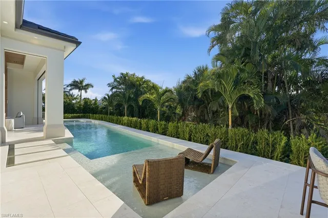 $6,750,000 | 510 Neapolitan Lane, Naples, FL 34103