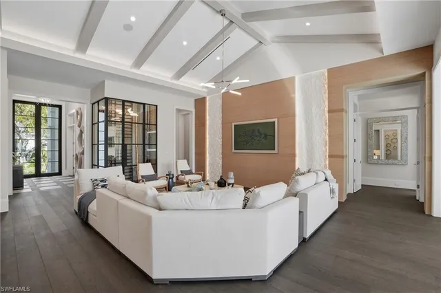 $6,750,000 | 510 Neapolitan Lane, Naples, FL 34103