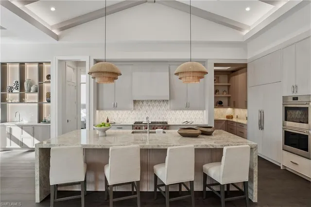 $6,750,000 | 510 Neapolitan Lane, Naples, FL 34103