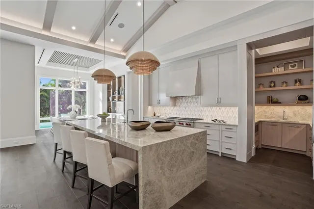 $6,750,000 | 510 Neapolitan Lane, Naples, FL 34103