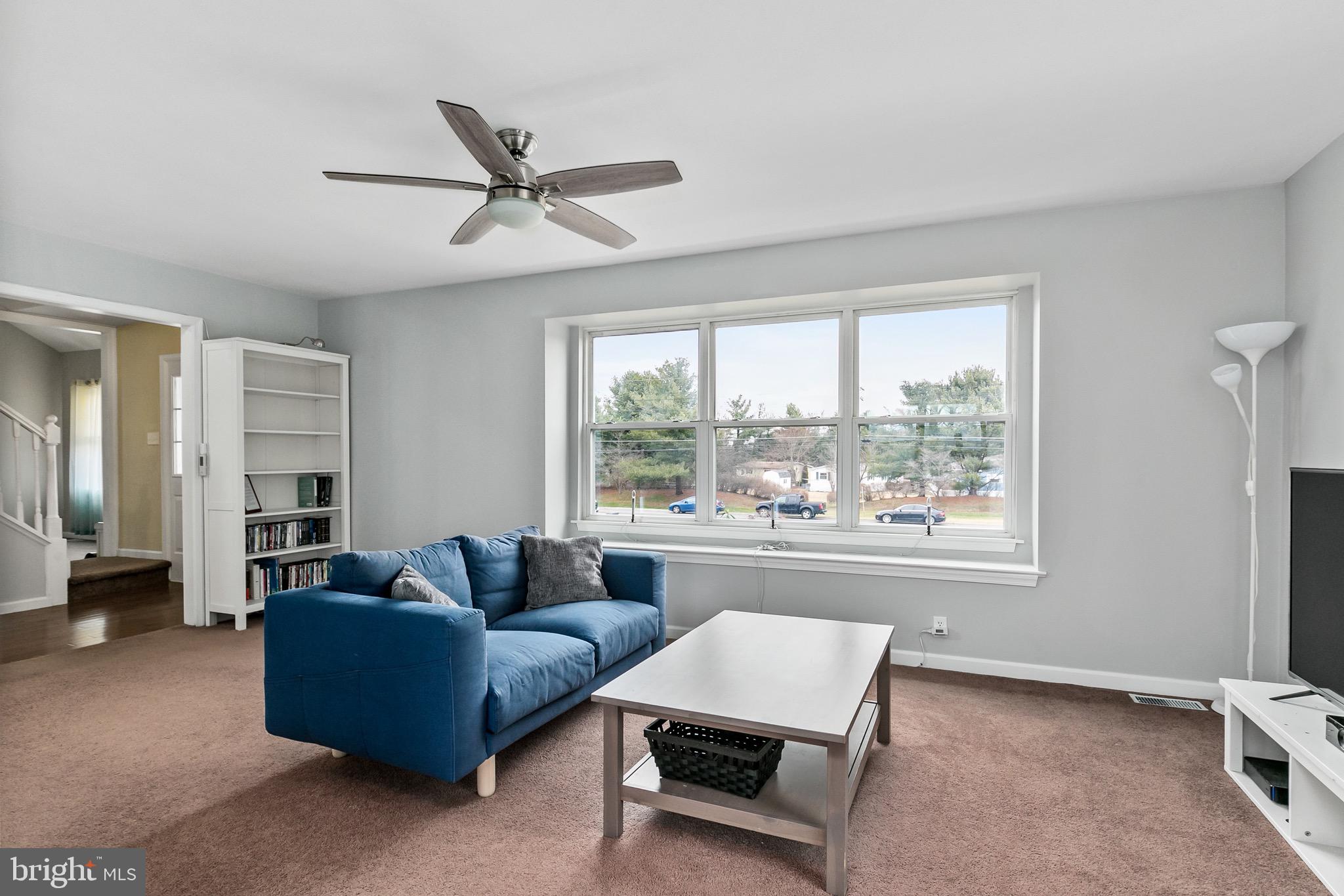 5128 Church Road Mount Laurel, NJ 08054 - Photo 6 of 25 Living Room
