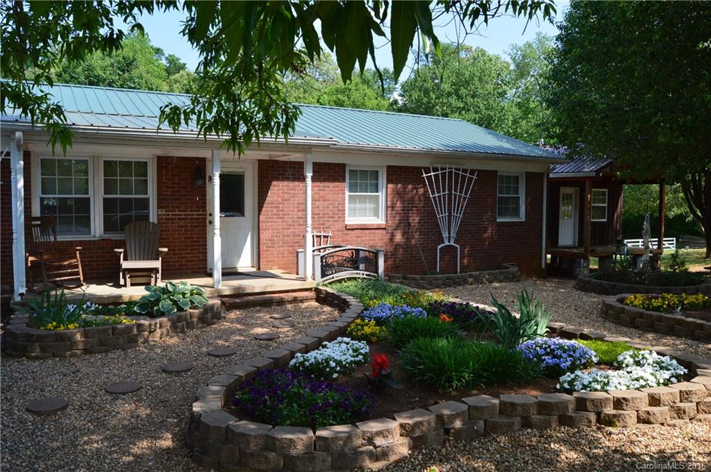 817 Chief Thomas Road Harmony, NC 28634 - Photo 1 of 24 Gallery Image 1