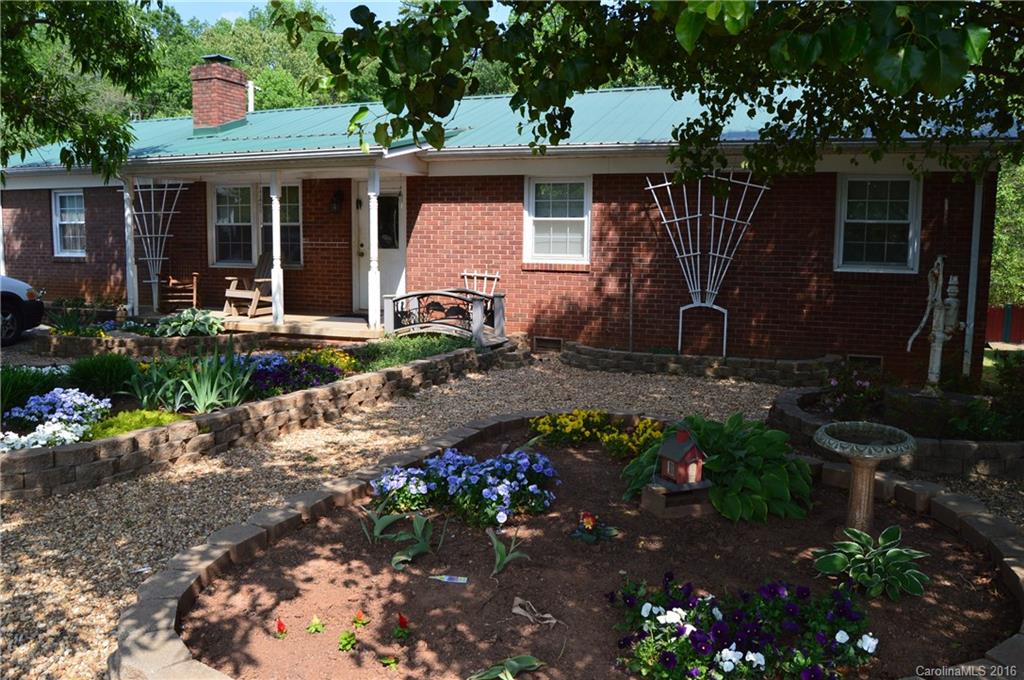 817 Chief Thomas Road Harmony, NC 28634 - Photo 2 of 24 Gallery Image 2