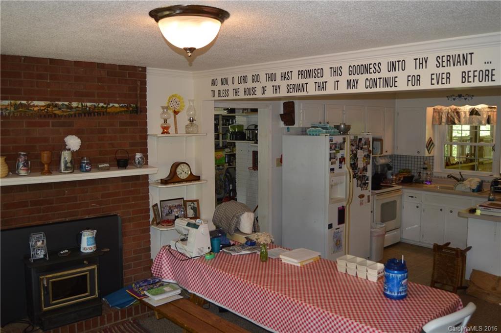 817 Chief Thomas Road Harmony, NC 28634 - Photo 5 of 24 Gallery Image 5