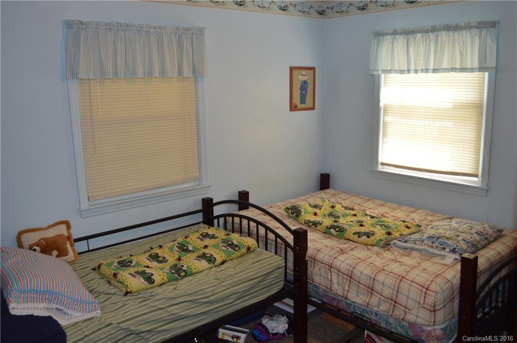 817 Chief Thomas Road Harmony, NC 28634 - Photo 7 of 24 Gallery Image 7