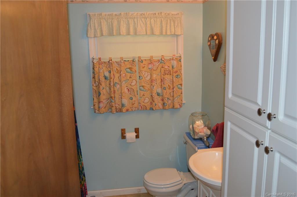 817 Chief Thomas Road Harmony, NC 28634 - Photo 9 of 24 Gallery Image 9