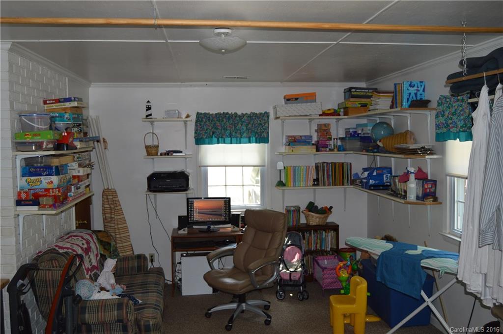 817 Chief Thomas Road Harmony, NC 28634 - Photo 10 of 24 Gallery Image 10
