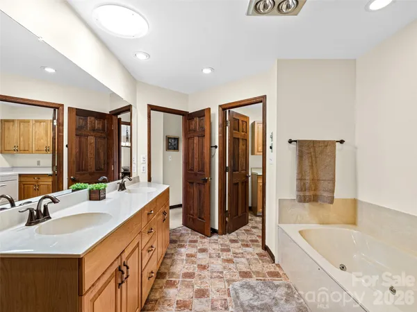 $749,000 | 3802 Timber Trail, Asheville, NC 28804