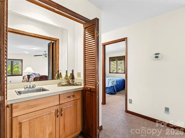 $749,000 | 3802 Timber Trail, Asheville, NC 28804