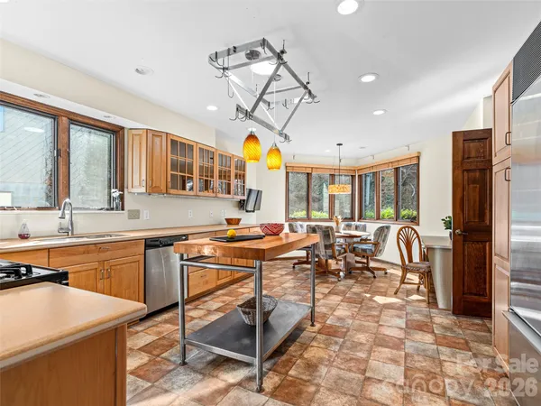 $749,000 | 3802 Timber Trail, Asheville, NC 28804