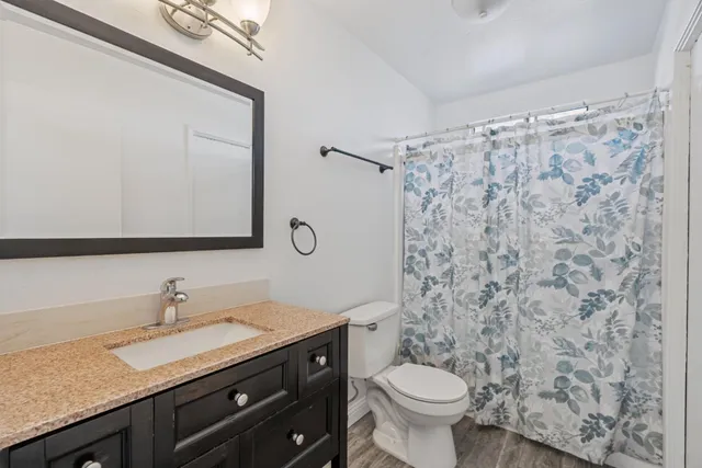 $725,000 | 60 Knight Lane, Hollister, CA 95023