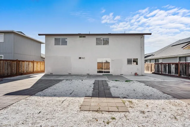 $725,000 | 60 Knight Lane, Hollister, CA 95023