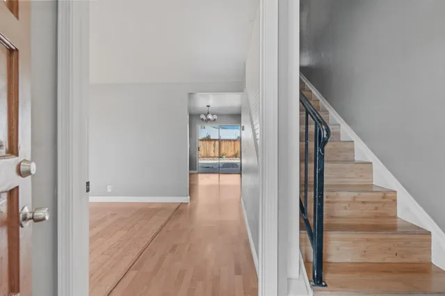 $725,000 | 60 Knight Lane, Hollister, CA 95023