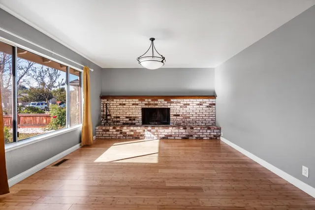 $725,000 | 60 Knight Lane, Hollister, CA 95023