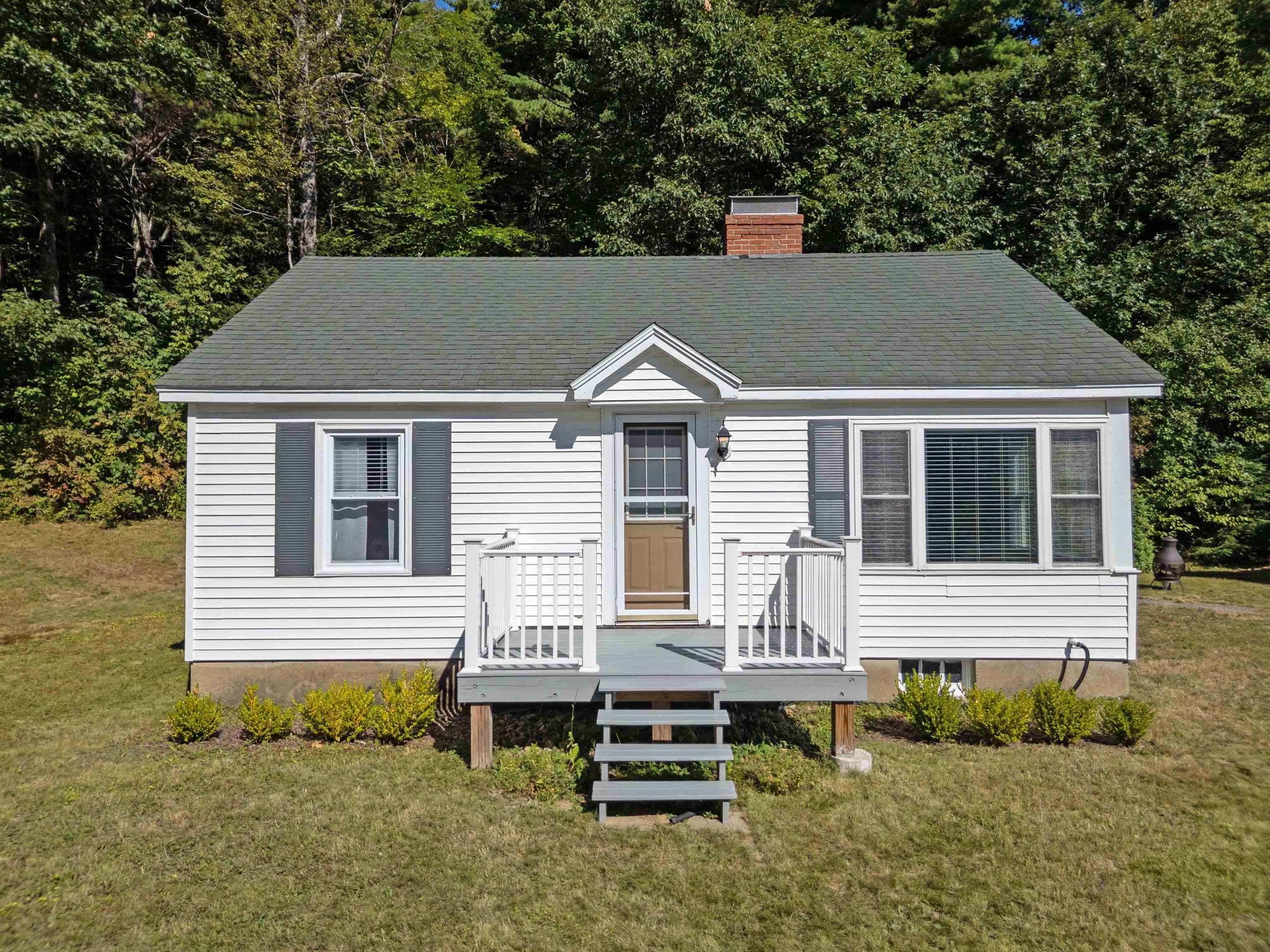 894 Cherry Valley Road Gilford, NH 03249 - Photo 4 of 32 Gallery Image 4