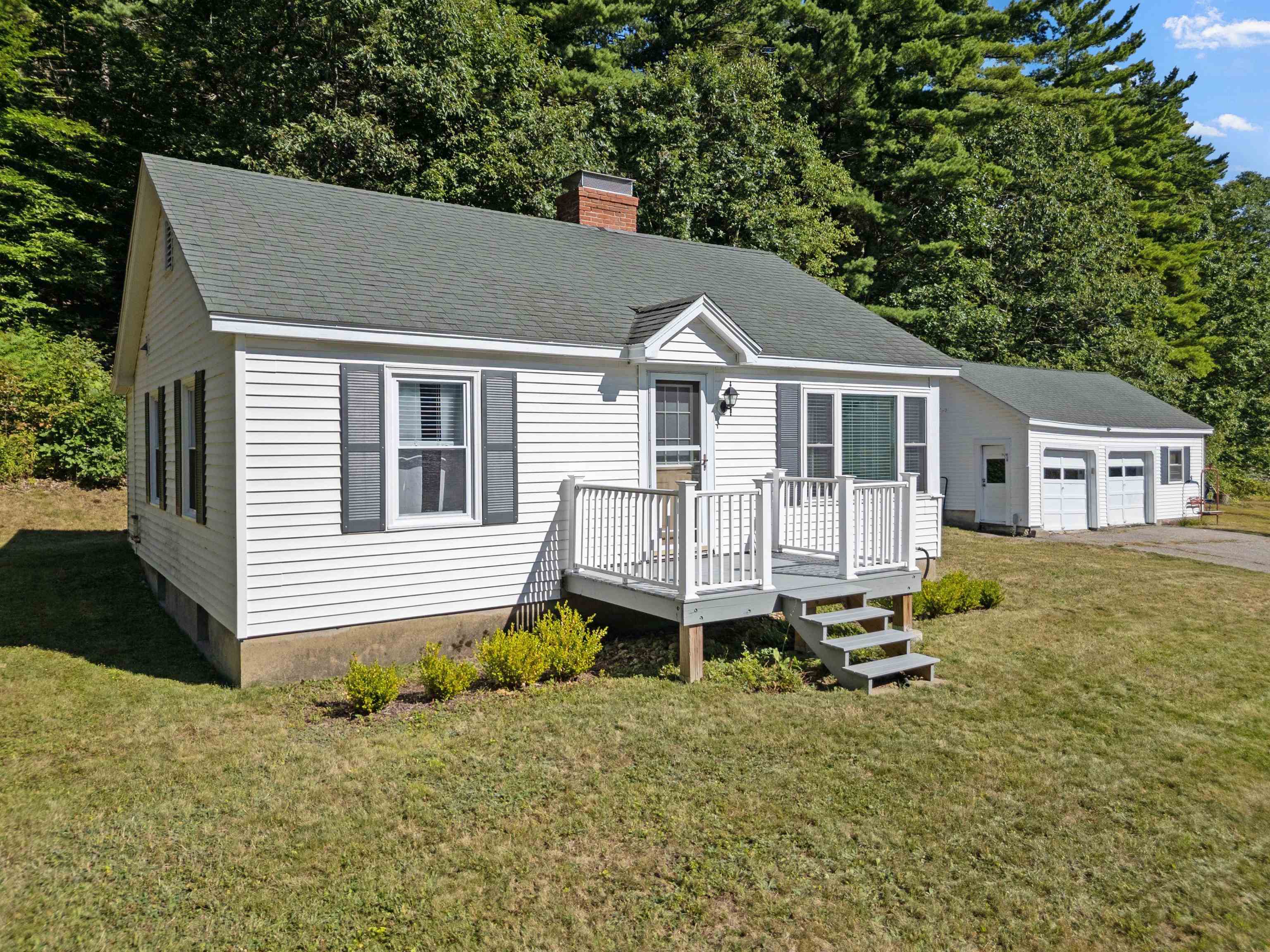 894 Cherry Valley Road Gilford, NH 03249 - Photo 5 of 32 Gallery Image 5