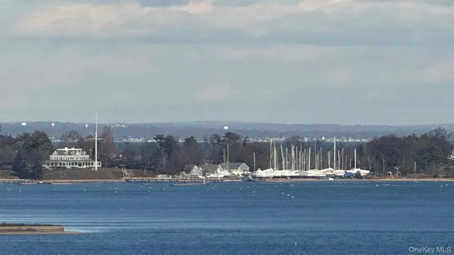 $3,400 | 64 Anstice Street, Unit 3F, Oyster Bay, NY 11771