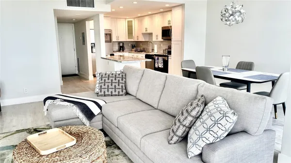 $3,300 | 531 North Ocean Boulevard, Unit 1601, Pompano Beach, FL 33062