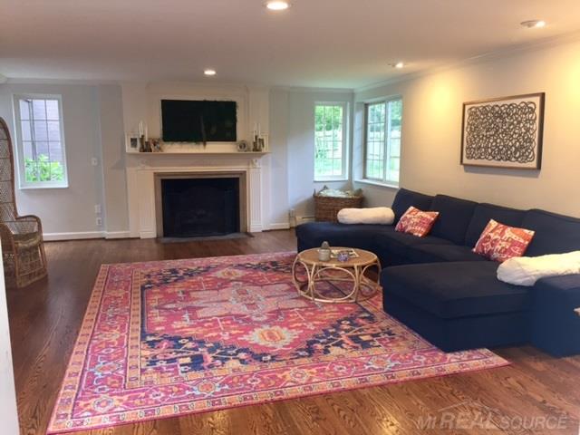 121 Merriweather Road Grosse Pointe, MI 48236 - Photo 11 of 21 31352855-10.JPG