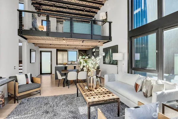 $1,800,000 | 305 Lee Street, Seattle, WA 98109