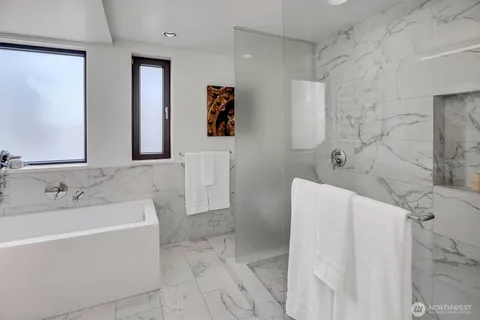 $1,800,000 | 305 Lee Street, Seattle, WA 98109