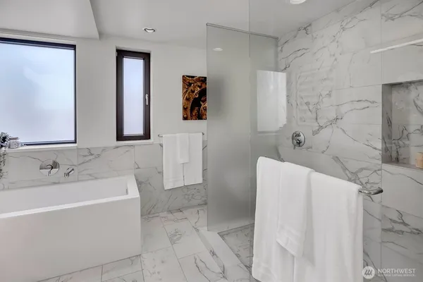 $1,800,000 | 305 Lee Street, Seattle, WA 98109