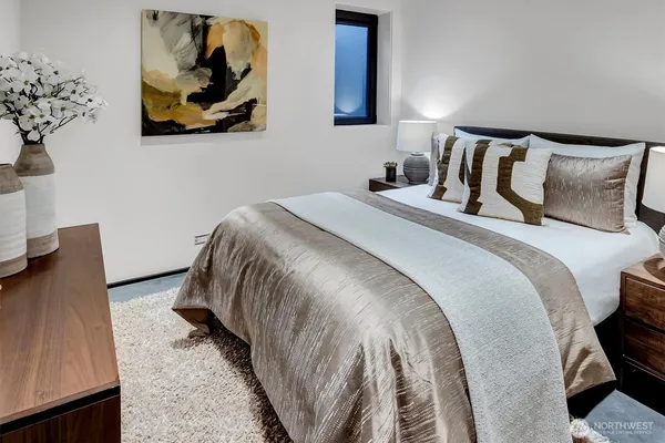 $1,800,000 | 305 Lee Street, Seattle, WA 98109