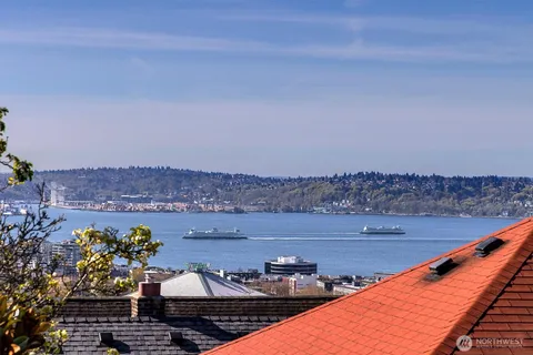 $1,800,000 | 305 Lee Street, Seattle, WA 98109