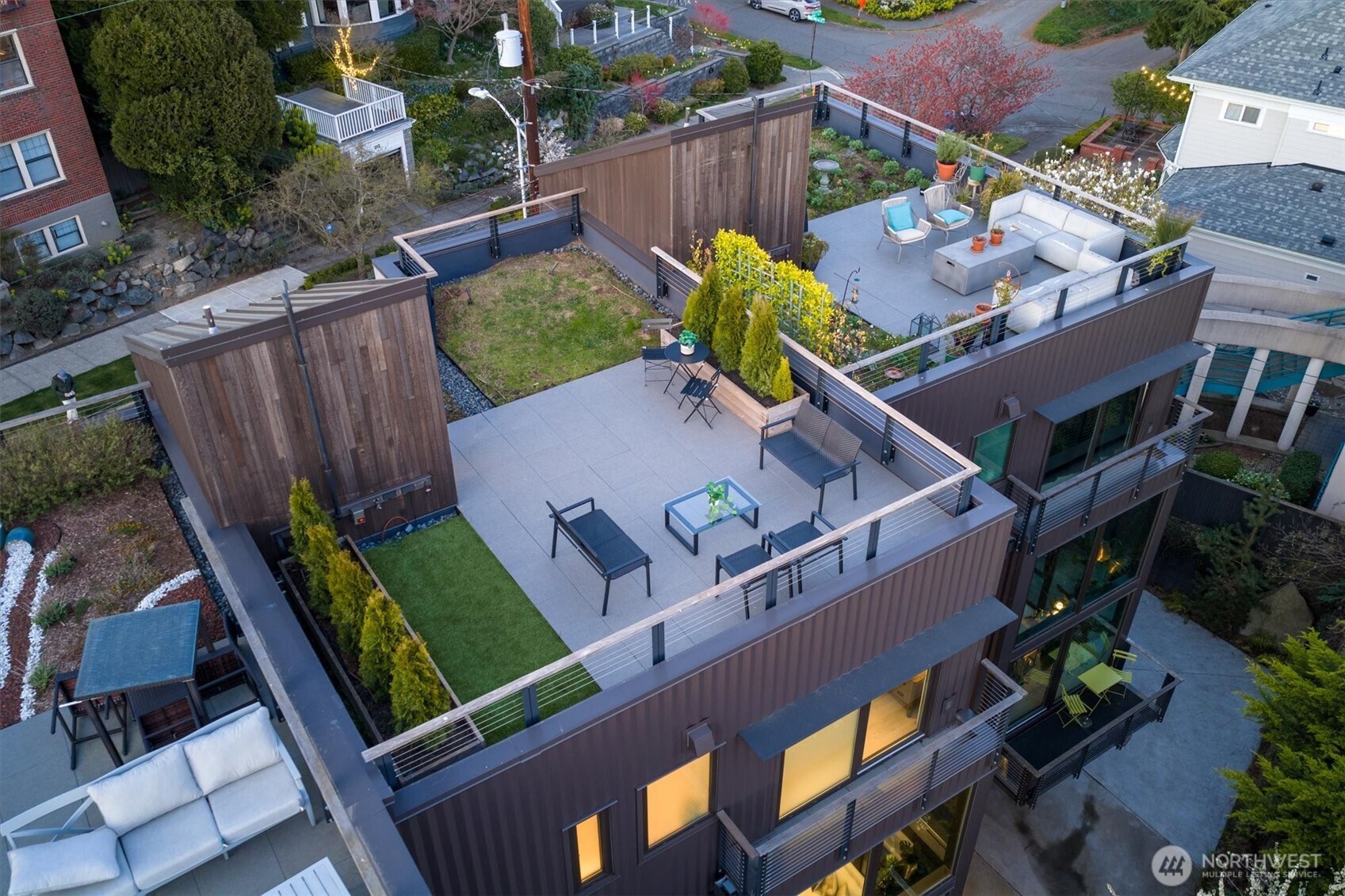 305 Lee Street Seattle, WA 98109 - Photo 33 of 40