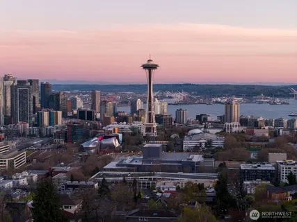$1,800,000 | 305 Lee Street, Seattle, WA 98109