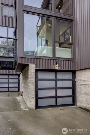 $1,800,000 | 305 Lee Street, Seattle, WA 98109