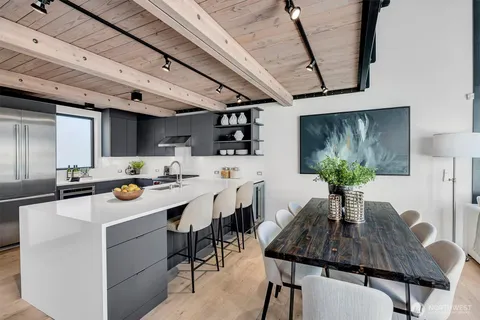 $1,800,000 | 305 Lee Street, Seattle, WA 98109