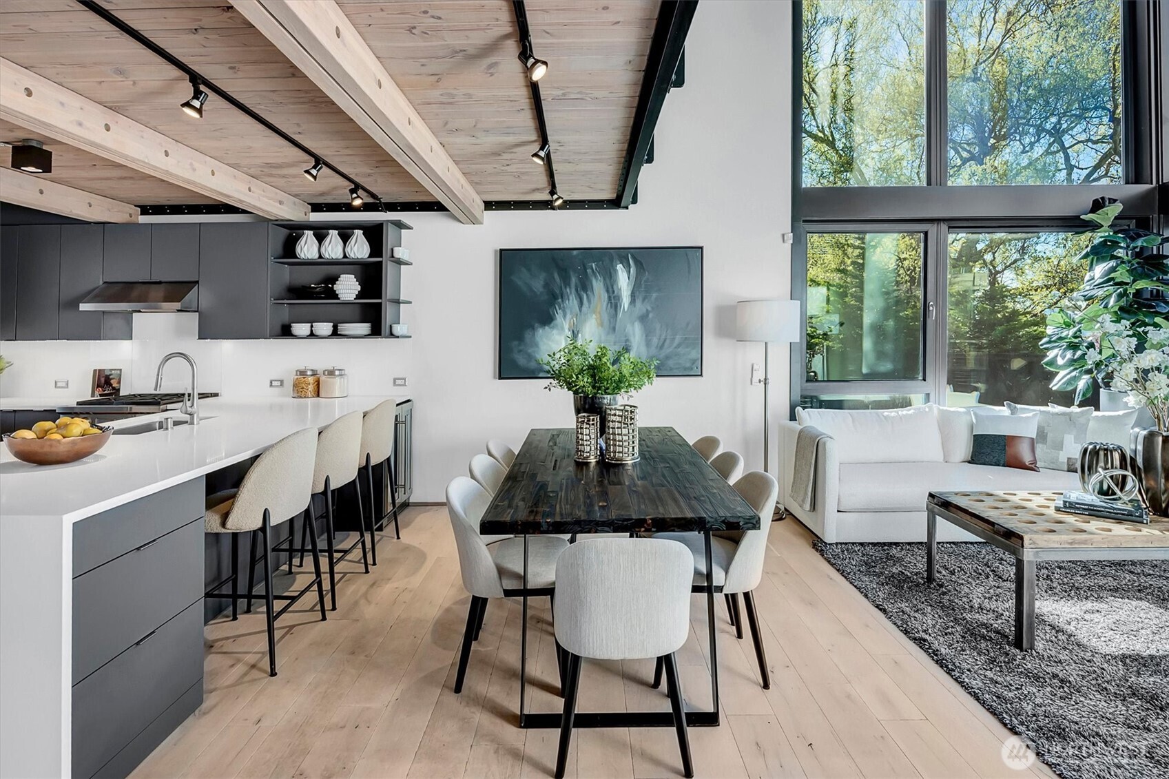 305 Lee Street Seattle, WA 98109 - Photo 8 of 40