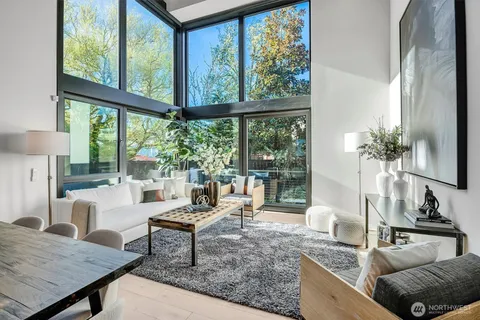 $1,800,000 | 305 Lee Street, Seattle, WA 98109