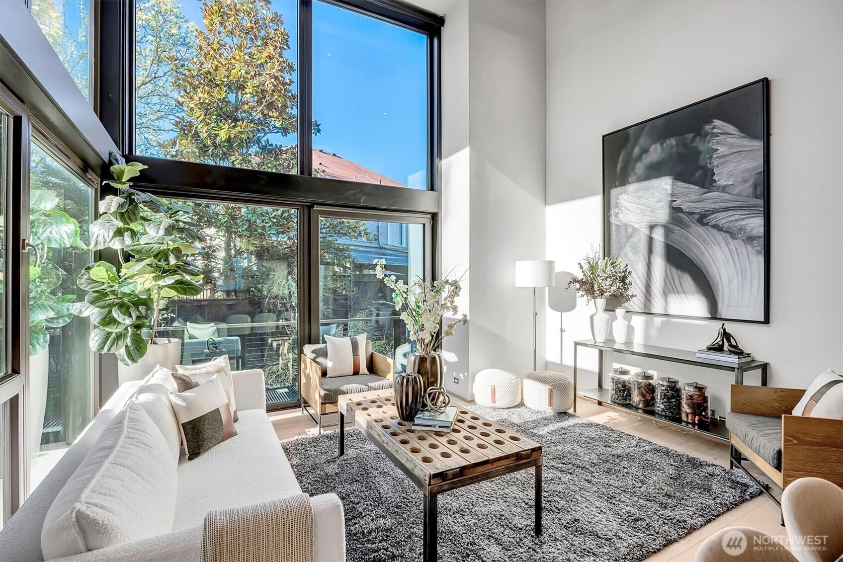 305 Lee Street Seattle, WA 98109 - Photo 10 of 40